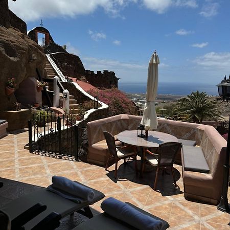 Castillo Lanzarote Villa Sophie - Luxury Villa -Sleep In A Volcanic Cave With Heated Pool Тиас Экстерьер фото