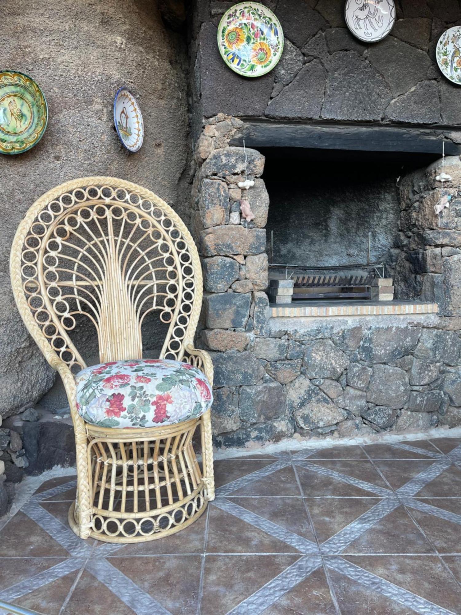 Castillo Lanzarote Villa Sophie - Luxury Villa -Sleep In A Volcanic Cave With Heated Pool Тиас Экстерьер фото