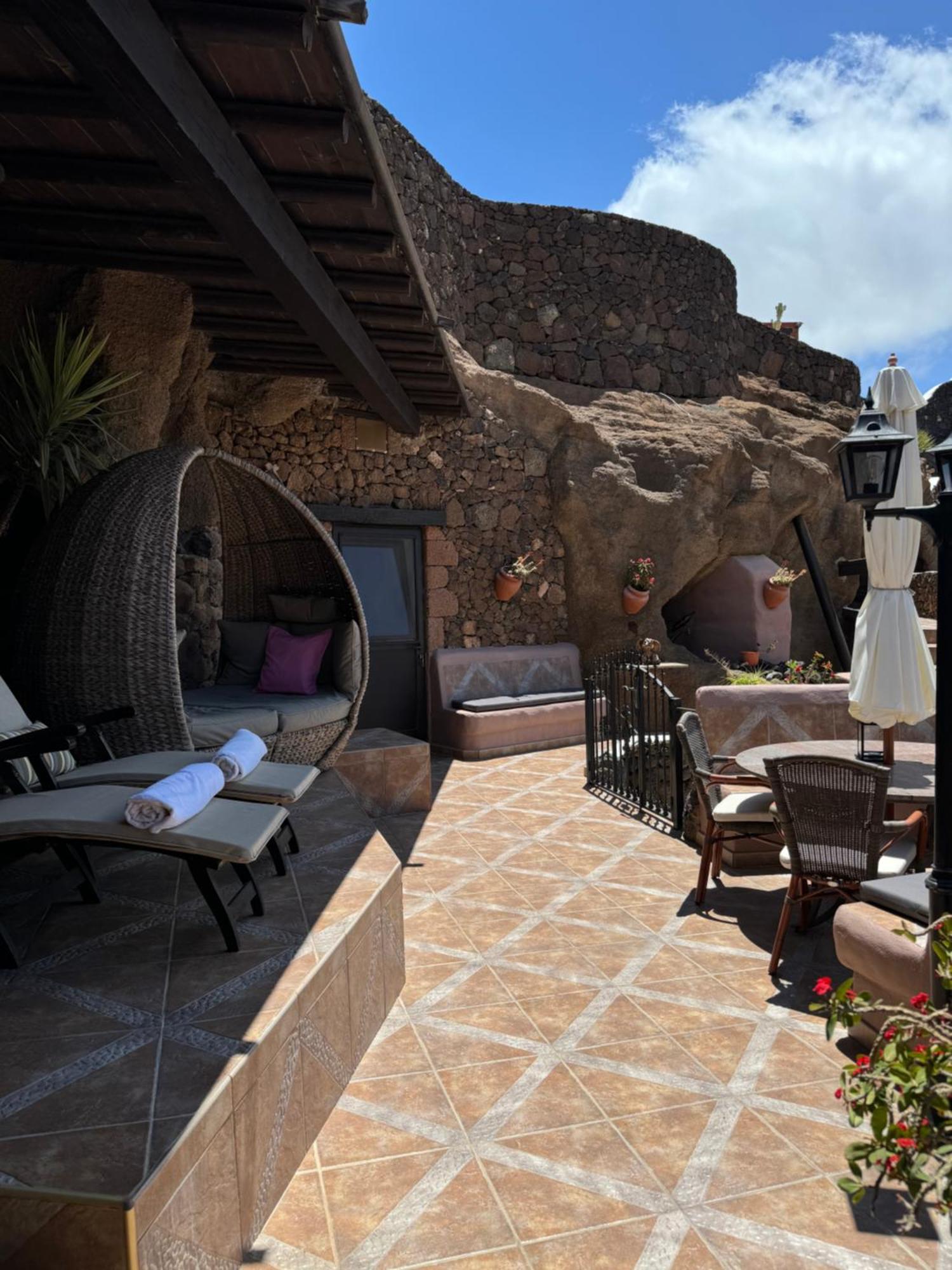 Castillo Lanzarote Villa Sophie - Luxury Villa -Sleep In A Volcanic Cave With Heated Pool Тиас Экстерьер фото