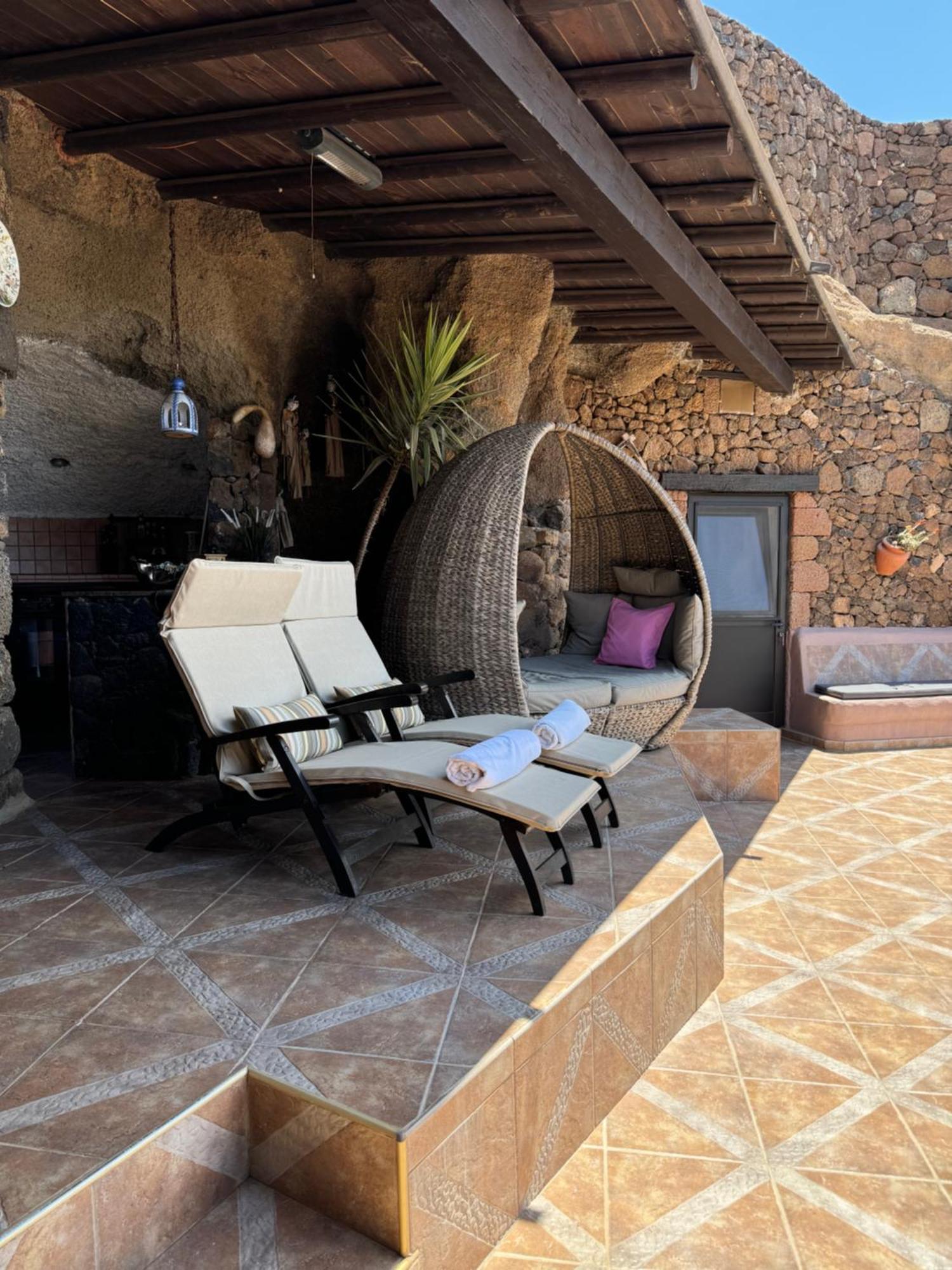 Castillo Lanzarote Villa Sophie - Luxury Villa -Sleep In A Volcanic Cave With Heated Pool Тиас Экстерьер фото