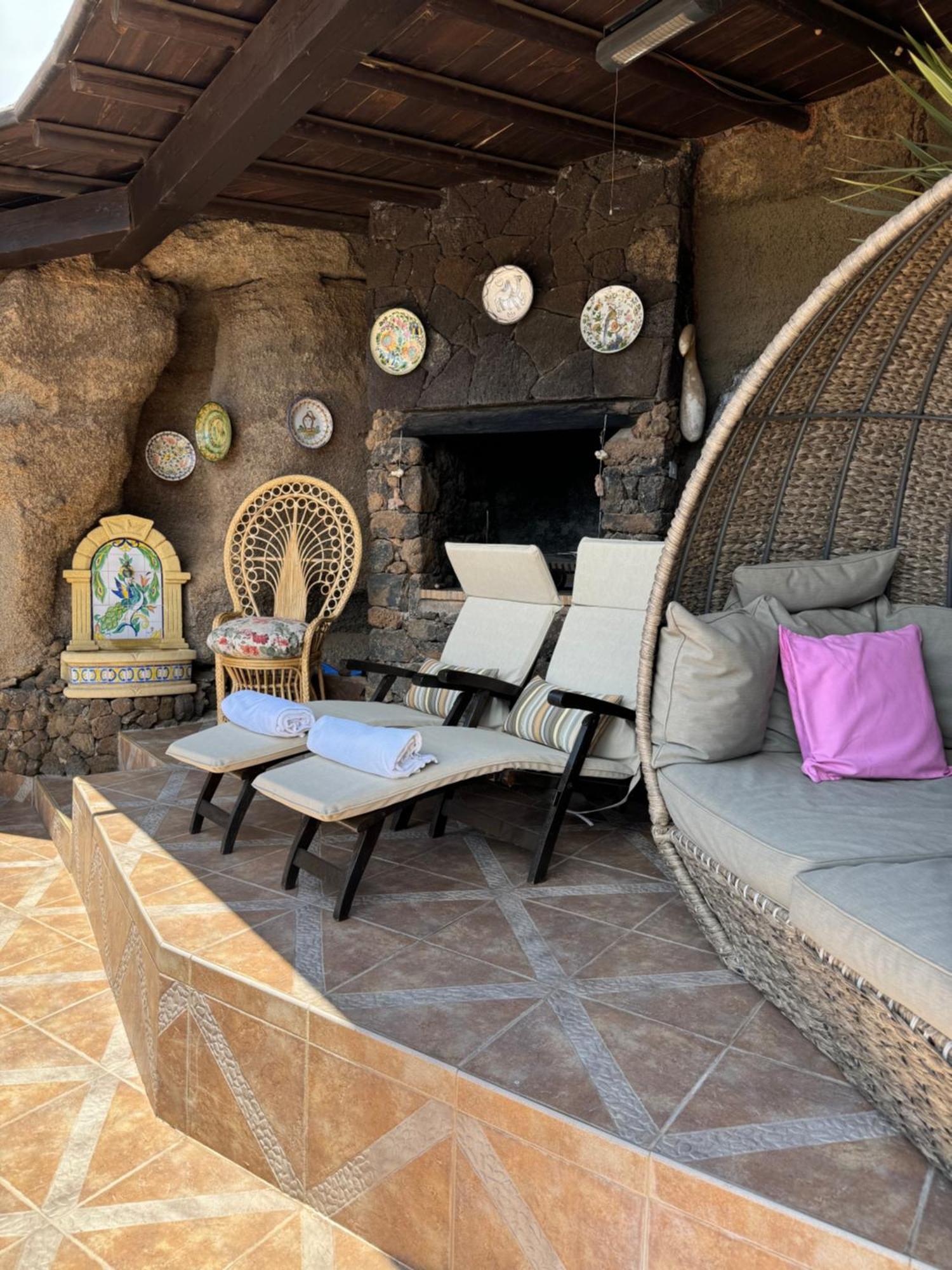 Castillo Lanzarote Villa Sophie - Luxury Villa -Sleep In A Volcanic Cave With Heated Pool Тиас Экстерьер фото