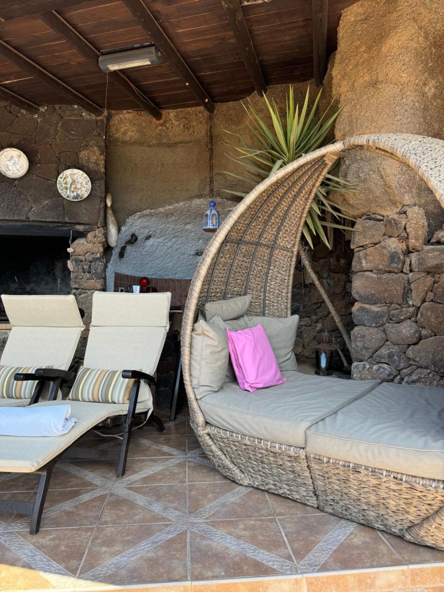 Castillo Lanzarote Villa Sophie - Luxury Villa -Sleep In A Volcanic Cave With Heated Pool Тиас Экстерьер фото