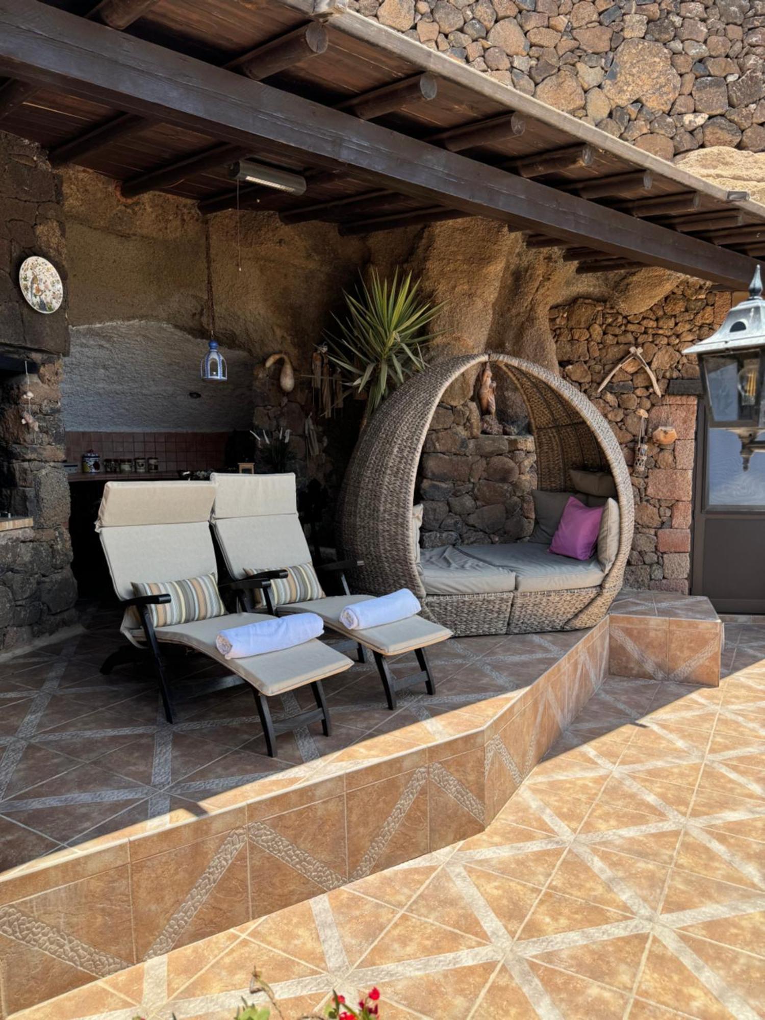 Castillo Lanzarote Villa Sophie - Luxury Villa -Sleep In A Volcanic Cave With Heated Pool Тиас Экстерьер фото