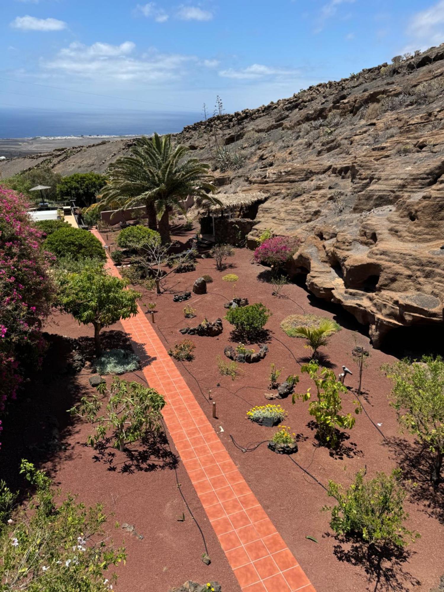 Castillo Lanzarote Villa Sophie - Luxury Villa -Sleep In A Volcanic Cave With Heated Pool Тиас Экстерьер фото